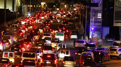 İsrail ordusu Lübnan'ı tehdit etti! Binlerce kişi kuzeye doğru göçe başladı