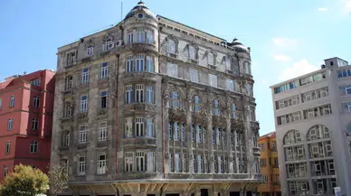 İstanbul'un tarihi gözde apartmanı satıldı