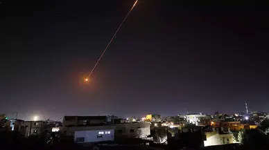 İran ve Hizbullah, İsrail'in kuzeyini füze ve roketlerle vurdu