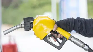 Akaryakıt fiyatlarında yeni dönem Resmi Gazete'de artışın dörtte üçü...
