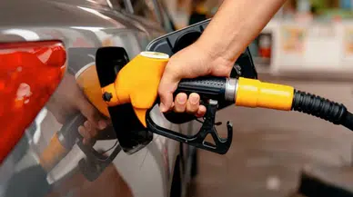 Motorin fiyatlarında büyük indirim pompaya yansıdı sürücüler rahatladı