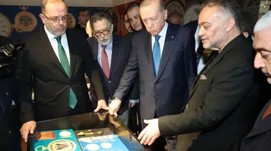 Cumhurbaşkanı Erdoğan cep saatleri sergisini ziyaret etti