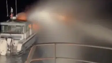Kadıköy açıklarındaki teknede yangın paniği