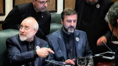 ABD ile masaya oturan İran heyetinden ilk fotoğraf geldi