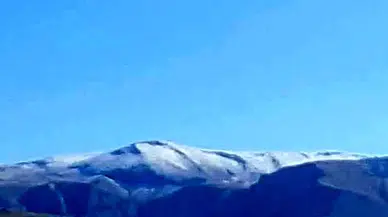 Muğla’da mayıs ayında kar yağdı: Göktepe beyaza büründü
