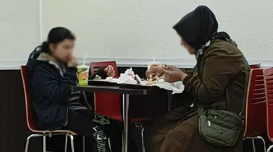 Anne ve kızı restorana alınmamıştı: Bakanlık harekete geçti