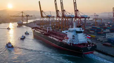 Savaştan bu yana bir ilk! Japonya, Rus petrolünü teslim aldı