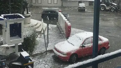 İzmir’de kar sürprizi: Yüksek kesimler beyaza büründü