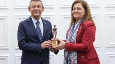 AK Parti'ye geçen Burcu Köksal'dan CHP lideri Özgür Özel'e olay sözler