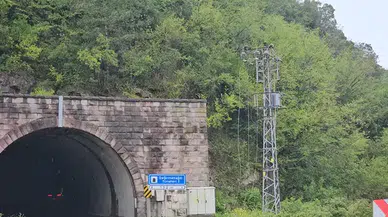 Zonguldak’ta heyelan elektrik hattını kopardı: Yol trafiğe kapatıldı