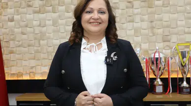 Burcu Köksal "AK Parti'ye katılıyorum" diyerek duyurdu