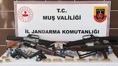 Muş'ta silah ve mühimmat operasyonda çok sayıda silah ve mühimmat ele geçirildi