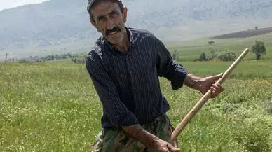 Adana'da devrilen traktörün altında kalan sürücü yaşamını yitirdi