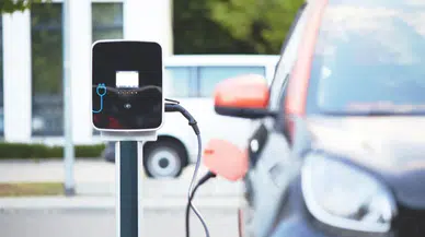 Hindistan'da elektrikli araç kullanımını artıracak teşvik