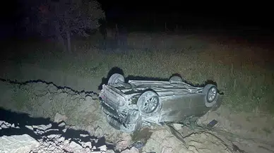 Manisa'da araç şarampole yuvarlandı: 2 kişi yaralı