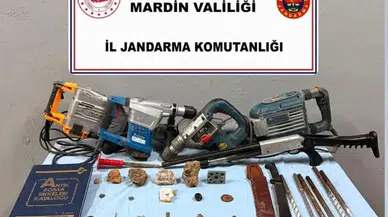 Mardin'de tarihi eser operasyonu: 1500 yıllık mozaik ele geçirildi