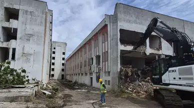Sinop'ta eski SSK Hastanesi yıkılıyor: Çalışmalar başladı