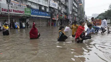 Bangladeş'te sel ve toprak kayması: 44 kişi yaşamını yitirdi
