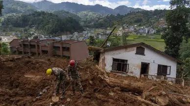 Nepal'de toprak kayması: 7 kişi hayatını kaybetti