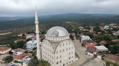Bandırma'da caminin kubbesi şiddetli poyrazdan zarar gördü