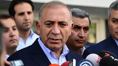 Gürsel Tekin'in görevi sona erdi: CHP İstanbul İl Kongresi'nde tedbir kararı kaldırıldı