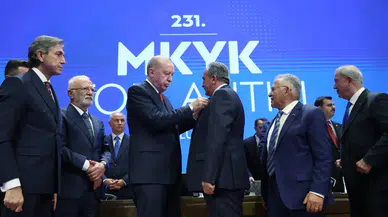 4 Belediye Başkanı AK Parti’ye katıldı: Rozetlerini Cumhurbaşkanı Erdoğan taktı