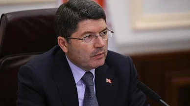 Bayrak indirme olayıyla ilgili 14 kişi gözaltına alındı