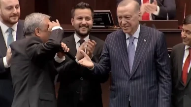 3 milletvekili AK Parti’ye katıldı: Rozet takılırken “başkomutan” vurgusu dikkat çekti.