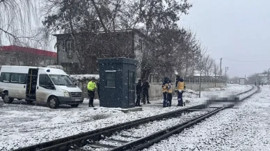 Elazığ'da tren kazası: Bir kişi hayatını kaybetti