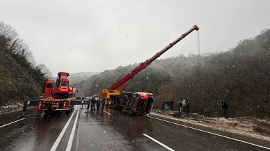 Direksiyon hâkimiyetini kaybeden alkollü TIR sürücüsü uçuruma uçtu