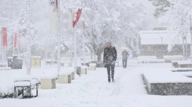 İstanbul'da kar başladı, 41 il için sarı kodlu uyarı yapıldı