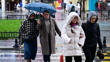 İstanbul'da sağanak yağış başladı: AKOM uyarmıştı