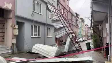Fırtına hayatı felç etti: Uludağ Üniversitesi yurdunda çatı uçtu, TIR’lar devrildi