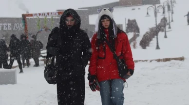 Kar İstanbul'un kapısına kadar geliyor! Bu illerde öyle bir kar yağışı var ki...