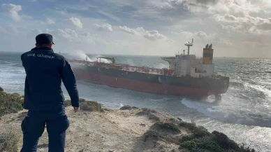 Bozcaada açıklarında karaya oturan tanker ile ilgili valilikten açıklama: 'Deniz kirliliği yok, personel sağlıklı'