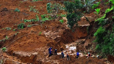 Endonezya’da toprak kayması felaketi: Can kaybı 25’e yükseldi