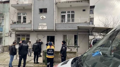 Daireden gelen koku ekipleri harekete geçirdi: 41 yaşındaki adam evinde ölü bulundu