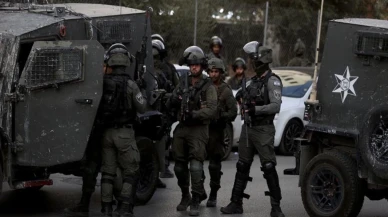 İsrail, Batı Şeria’da baskın düzenledi: 12 Filistinli gözaltında