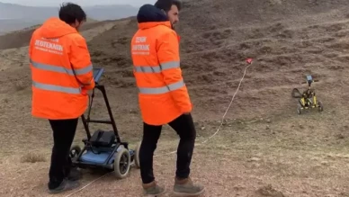 İncil arkeologları,  Ağrı Dağın'da Nuh'un gemisini bulma çalışmalarına başladı