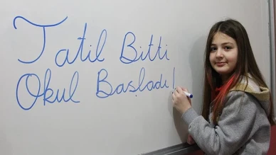 Ara tatil sona erdi: Milyonlarca öğrenci ders başı yaptı