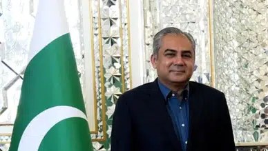 Pakistan İçişleri Bakanı Nakvi İran'da