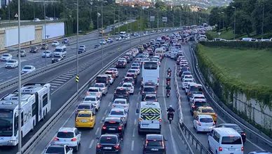 İstanbul'da sabah trafiği yüzde 70'e ulaştı