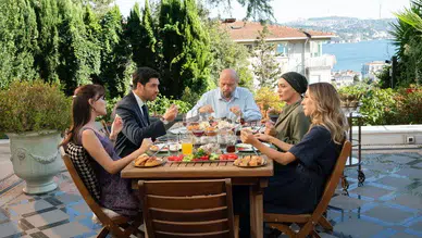 Kızılcık Şerbeti 5. sezon oyuncuları kim, yeni kadroda kimler var?
