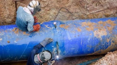 Kabloların yerini değiştiren elektrikçiler Ortaçağ'dan kalma gizli tünel keşfetti