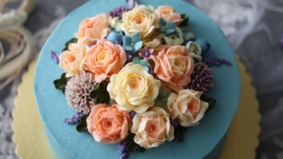 Kesilmeye kıyılamayan pastalar tasarlıyor