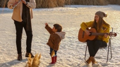 Van'da donan sazlıklar balıkçıların ve fotoğraf tutkunlarının uğrak yeri