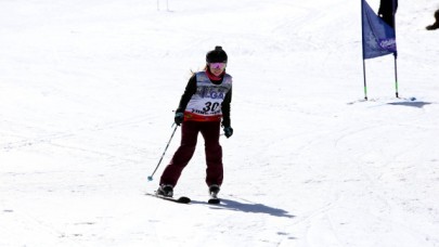 Diplomatik Kayak Yarışı,  Yıldıztepe Kayak Merkezi'nde başladı