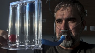 Kovid-19,  "küresel salgın" ilanının yıl dönümü