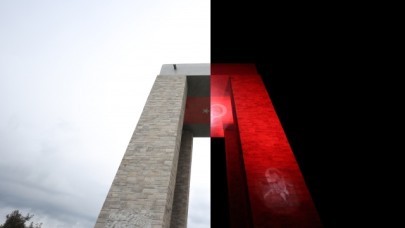 Çanakkale Şehitler Abidesi'nde gece-gündüz aynı karede