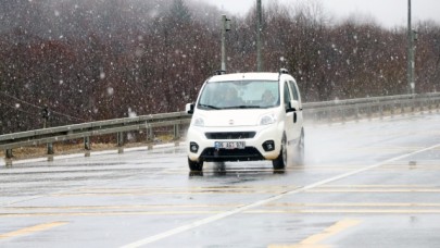 Bolu Dağı'nda kar yağışı
